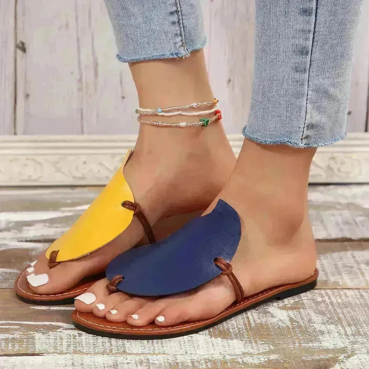 Casual Color-matching Clip-toe Sandals Summer Outdoor Personalized Flat Flip Flop  Slippers For Women.